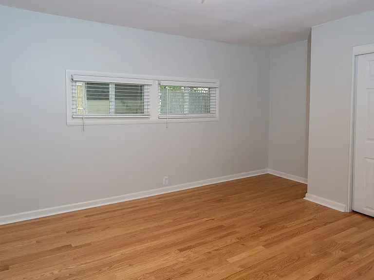 407 Willis Ave #1 — Photo 8