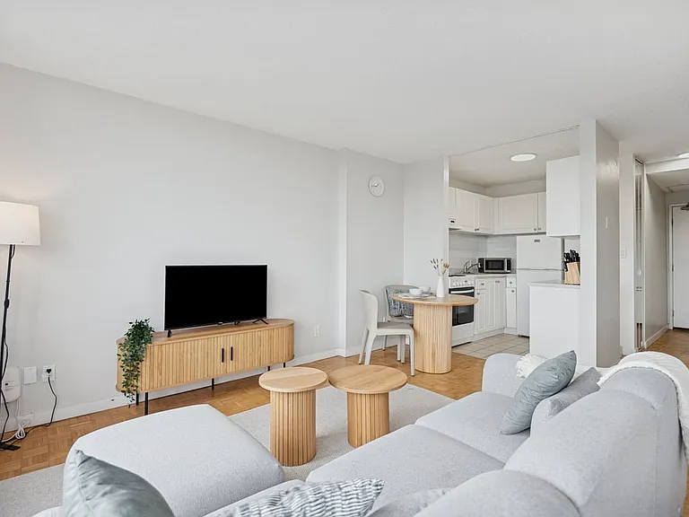 1305 W 12th Ave — Photo 33