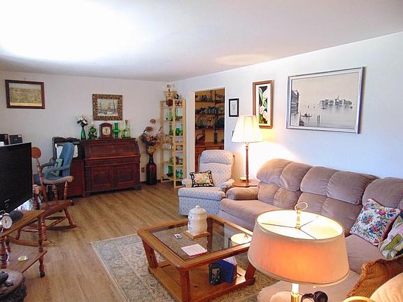 3rd image of 1615 Kaufmann Ave