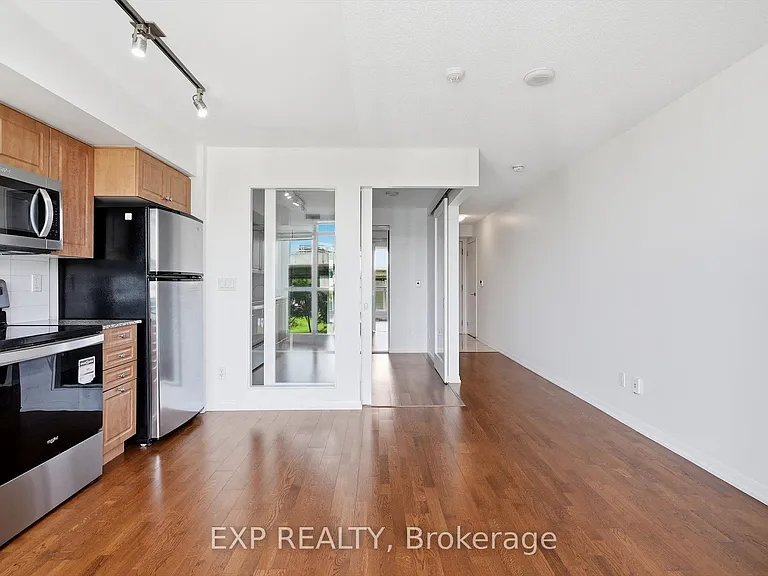 209 Fort York Blvd #667 — Photo 12