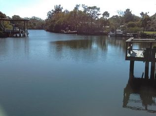 810 Riverside Dr, Tarpon Springs, FL 34689