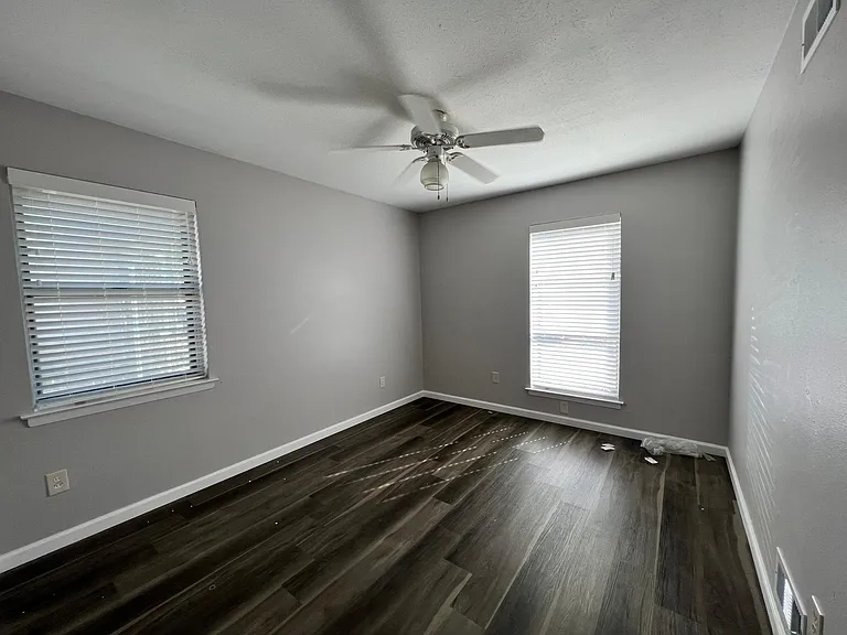 718 Westover Dr — Photo 11
