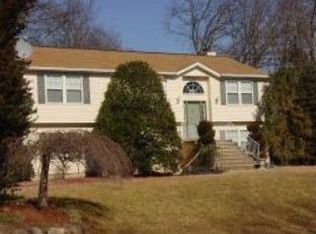 60 Kakeout Rd, Butler, NJ 07405