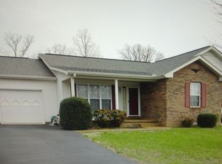 103 W Dell Rd, Dickson, TN 37055
