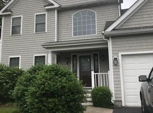 4 Thayer Ave, Narragansett, RI 02882