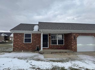 1014 Country Club Dr, Red Bud, IL 62278