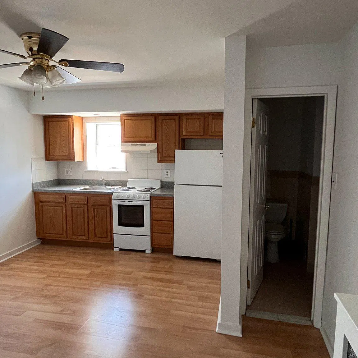 1 bed, 1.0 bath, 550 sqft, $1,300 — Photo 3