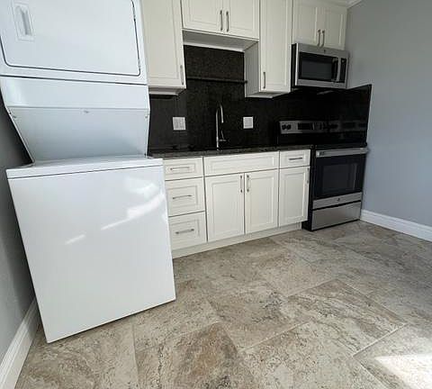 2nd image of 141 Brown St #1