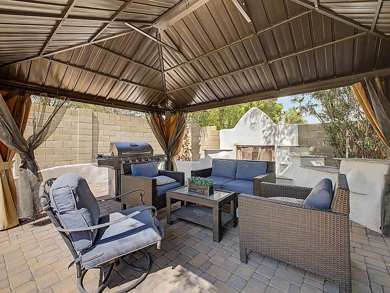 918 E Kristal Way — Photo 11