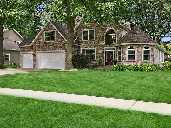 2nd image of 1405 Stonecreek Ct