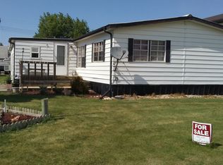 104 E Main St, Akaska, SD 57420