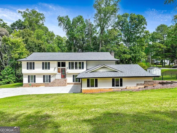 2026 Crescent Dr SW, Snellville, GA 30078