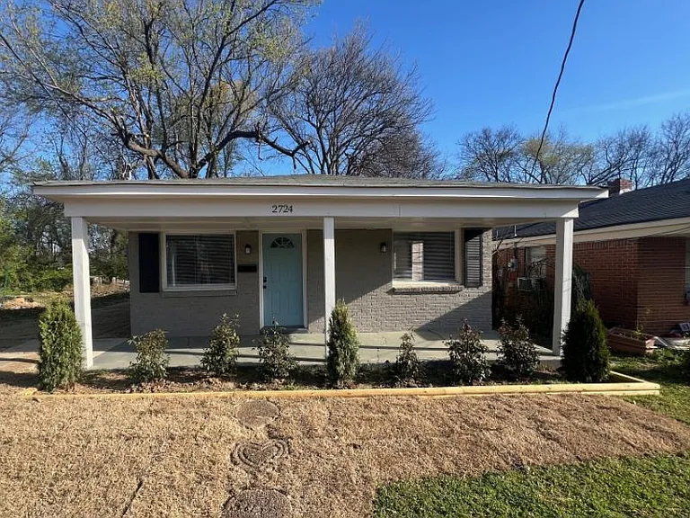 2724 Enterprise Ave — Photo 1