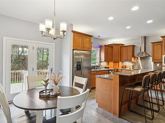 5th image of 2615 Rossmoor Dr