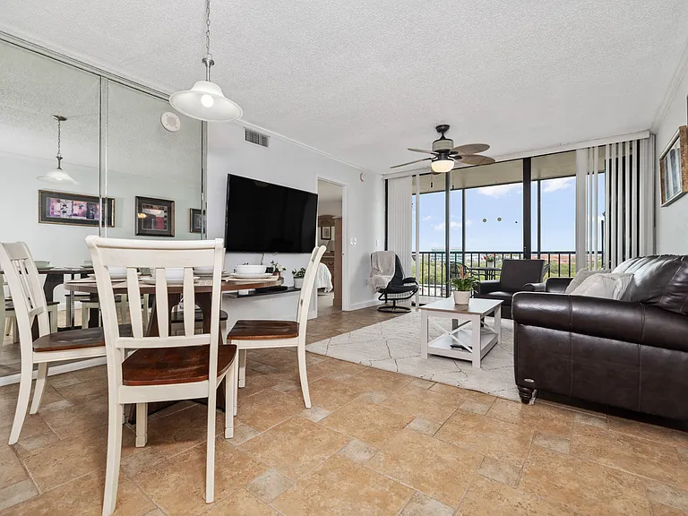 1000 Cove Cay Dr — Photo 7