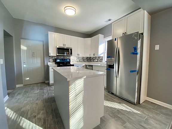 2nd image of 2862 W Belden Ave #2R
