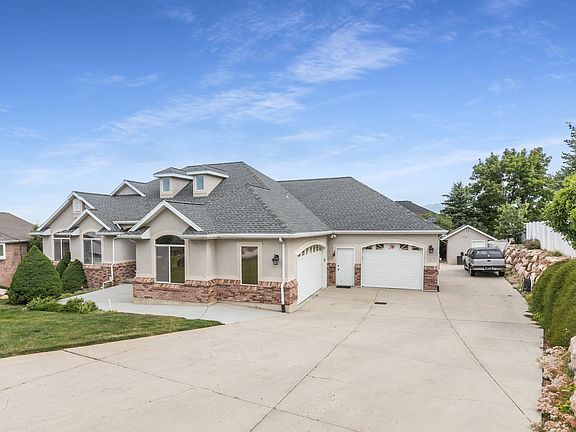 3rd image of 943 Lillywood Ln