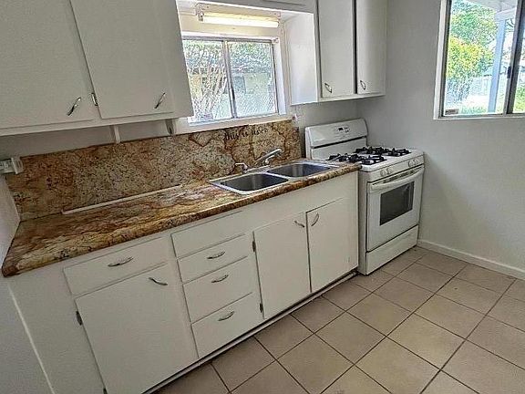 2nd image of 112 E St