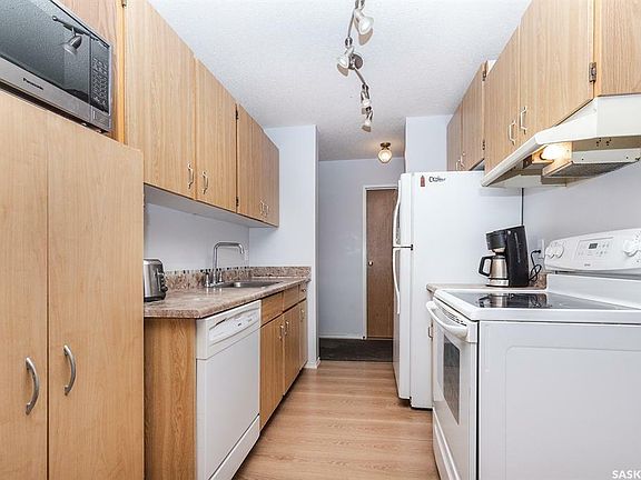 4th image of 310 Stillwater Dr #632