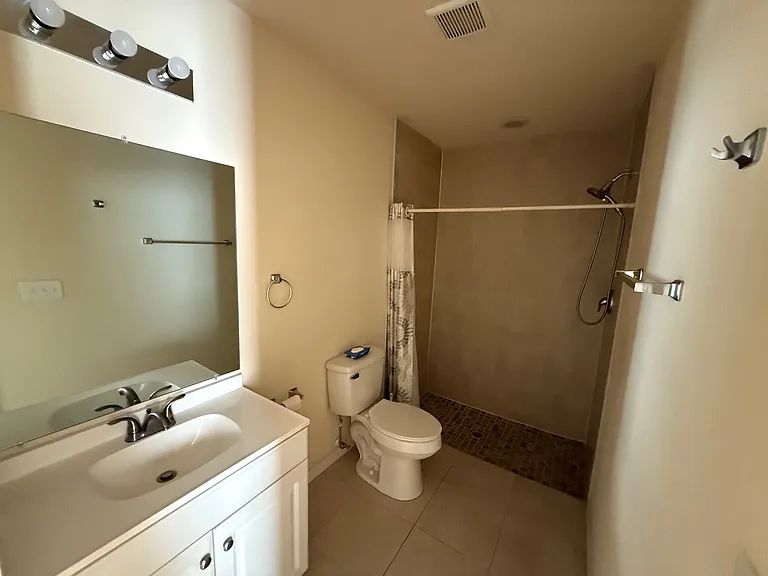 4131 SW 8th Pl #4131 — Photo 10