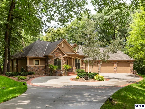 7140 Silver Creek Cir, Omaha, NE 68152