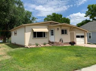 239 S 6th St, Hot Springs, SD 57747