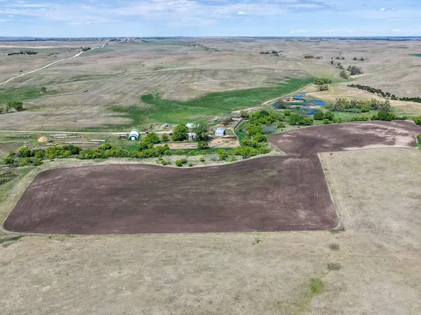 22379 Finch Dr, Martin, SD 57551