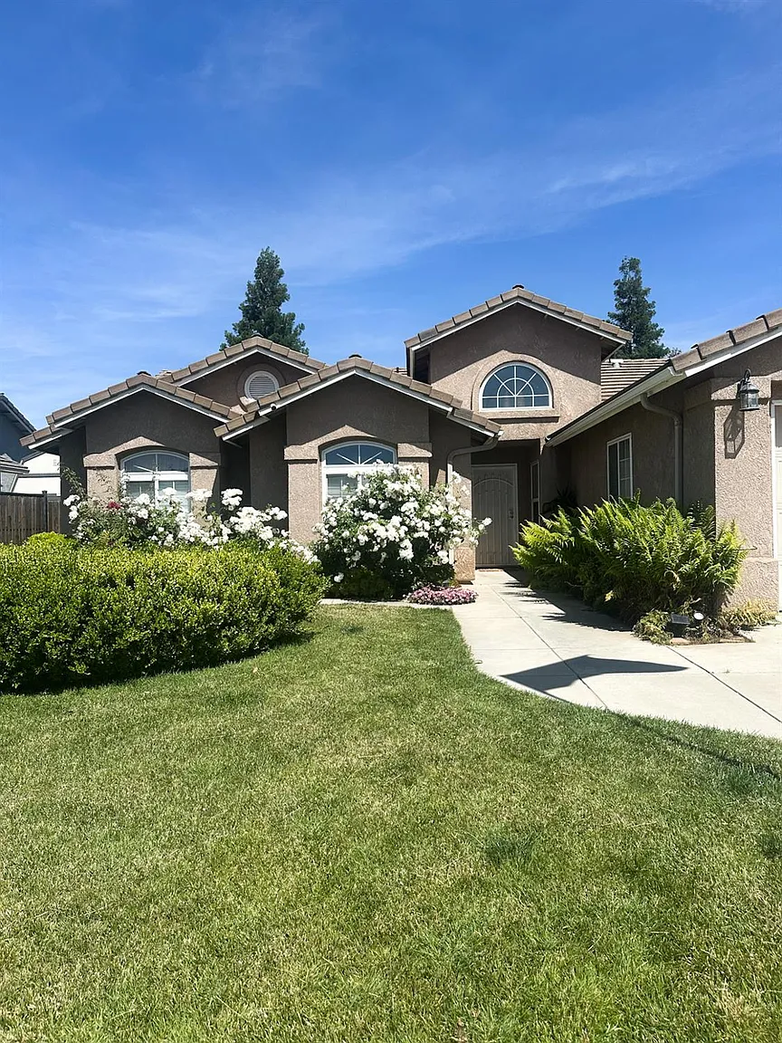 243 Toschi Dr photo 1