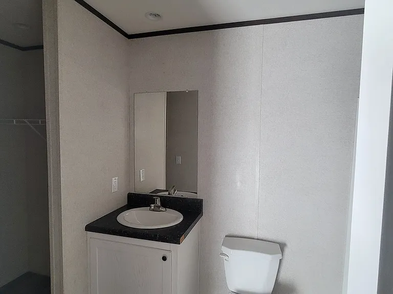 25 Lexington St — Photo 10