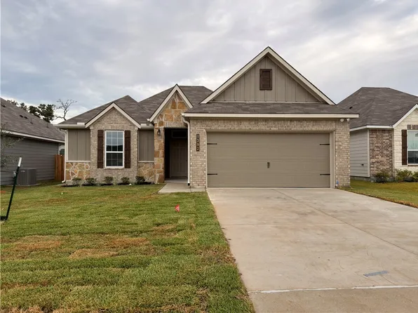 1392 Kingsgate Dr, Bryan, TX 77807