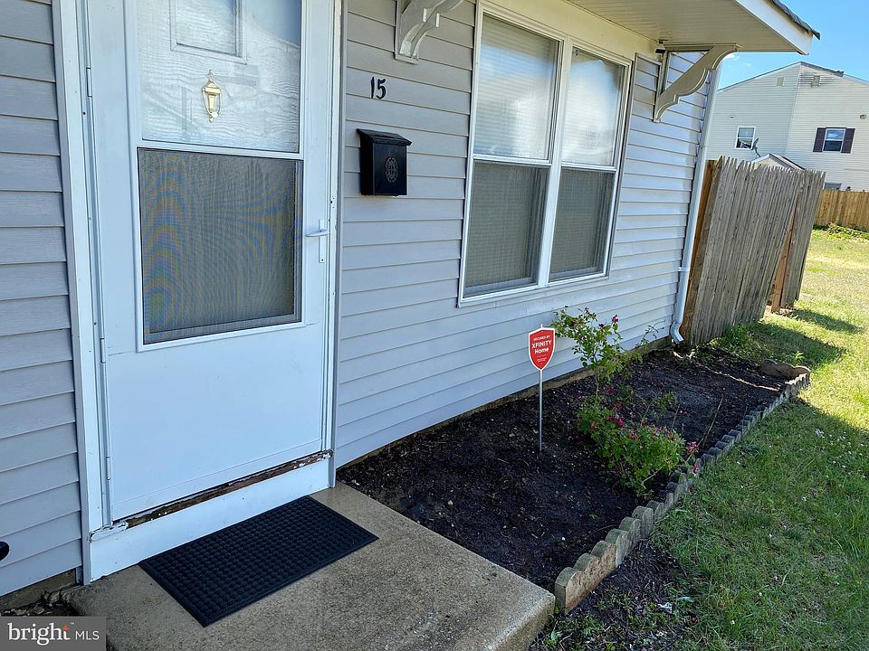1st image of 15 Lennox Ct