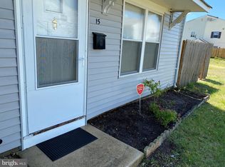 15 Lennox Ct, Sicklerville, NJ 08081