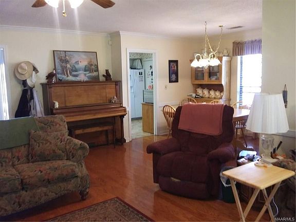5th image of 3020 Willow Lane Dr