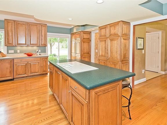 3rd image of 6753 Cathedral Dr