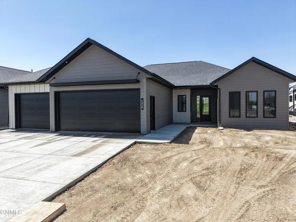 2428 Dutton Cir SE, Mandan, ND 58554