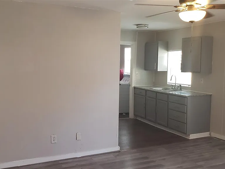 912 Jennetta St — Photo 5