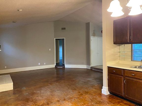 4th image of 4620 Ponderosa Trl