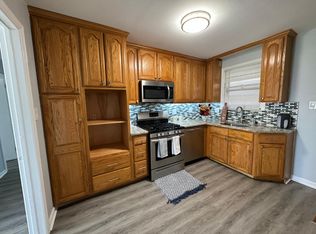 64 N Lunenburg Dr, New Castle, DE 19720