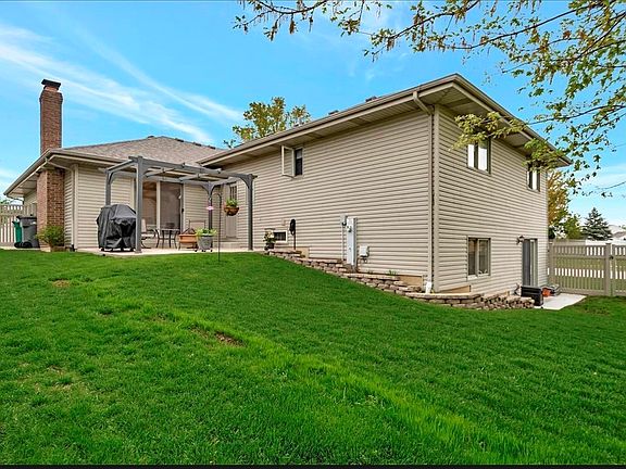 4th image of 2912 Bisbee Dr