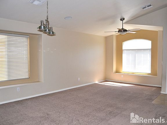 3rd image of 2824 E Rockwood Dr