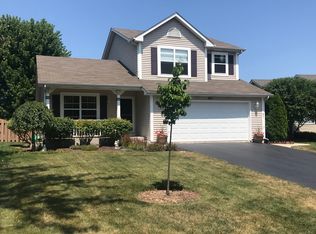 911 N Oak Creek Dr, Genoa, IL 60135