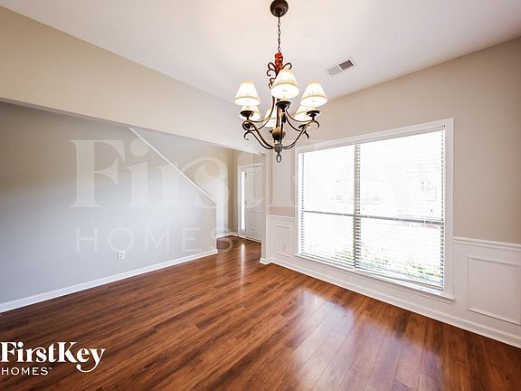 5th image of 724 Forest Lakes Dr