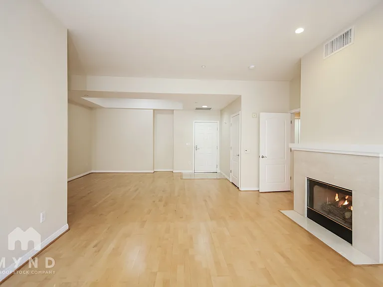 130 E San Fernando St #321 — Photo 4