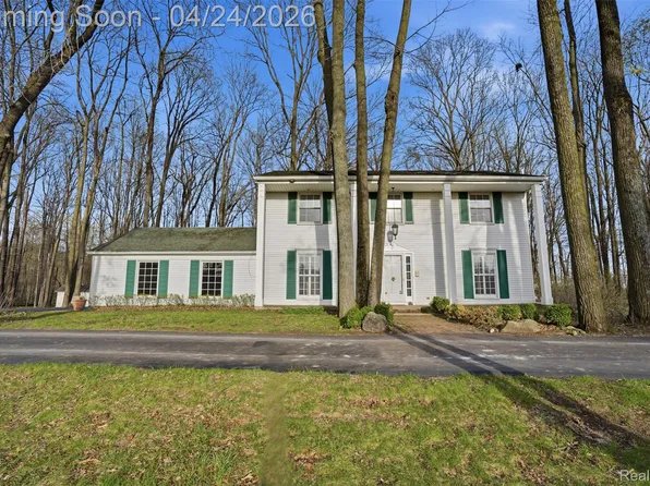 6808 Salem Rd, Plymouth, MI 48170