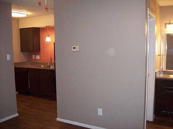 2nd image of 4100 Victory Dr APT 121