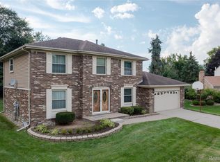 23925 Hickory Grove Ct, Novi, MI 48375