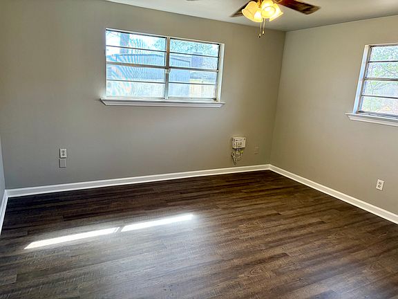 5th image of 12460 Parkwood Dr