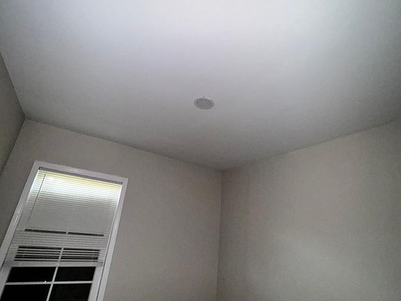 4th image of 740 Roanoke Ave