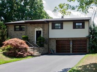 13 Mary Ellen Dr, Edison, NJ 08820