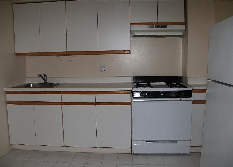 2nd image of 220 Straight St APT 101